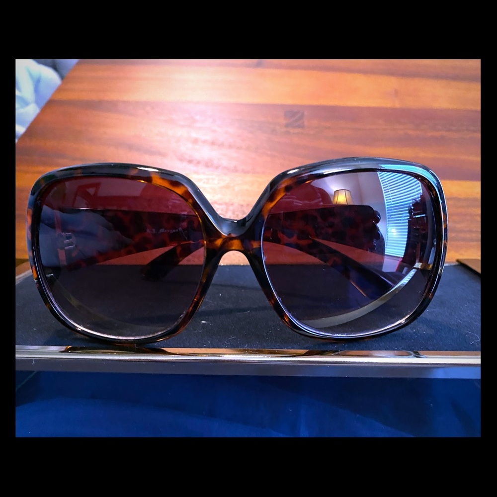 AJ Morgan Turtoise Shell Sunglasses